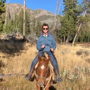 Meet your Posher, Travis